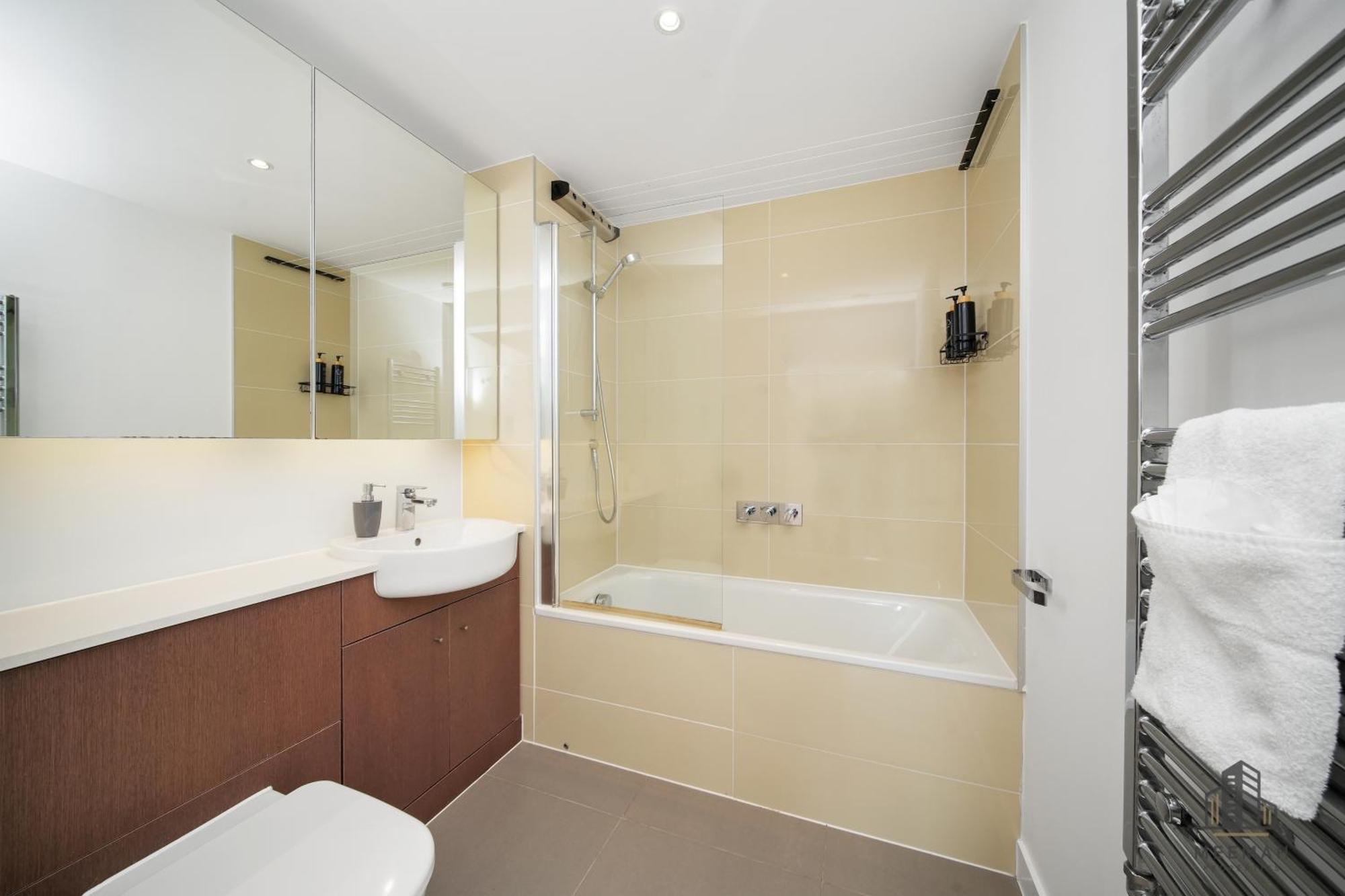 Apartment Modern 3 Bedroom - Olympic Park - E20 Stratford